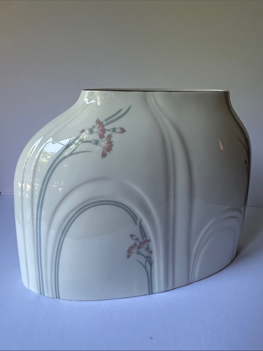 Royal Doulton Impressions Cypress Vase Low ‘carnation’ Porcelain Vase